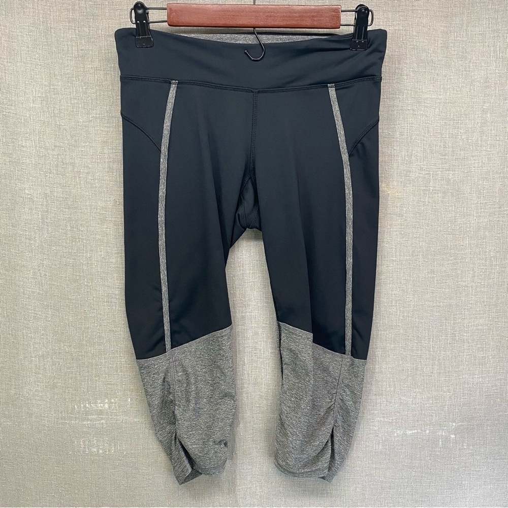 Athletic Works Capri Leggings Black & Gray Size | S